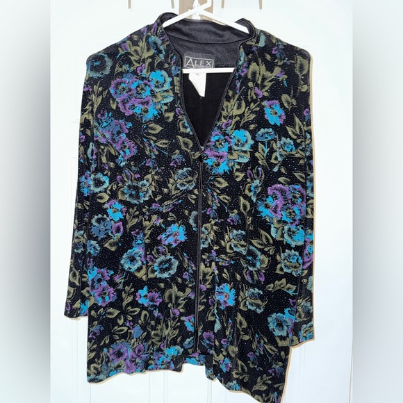 Closet Cleanout Sparkle & Eveningwear Reseller Bundle | 6 Pieces | L–XL–Plus - Picture 4 of 13